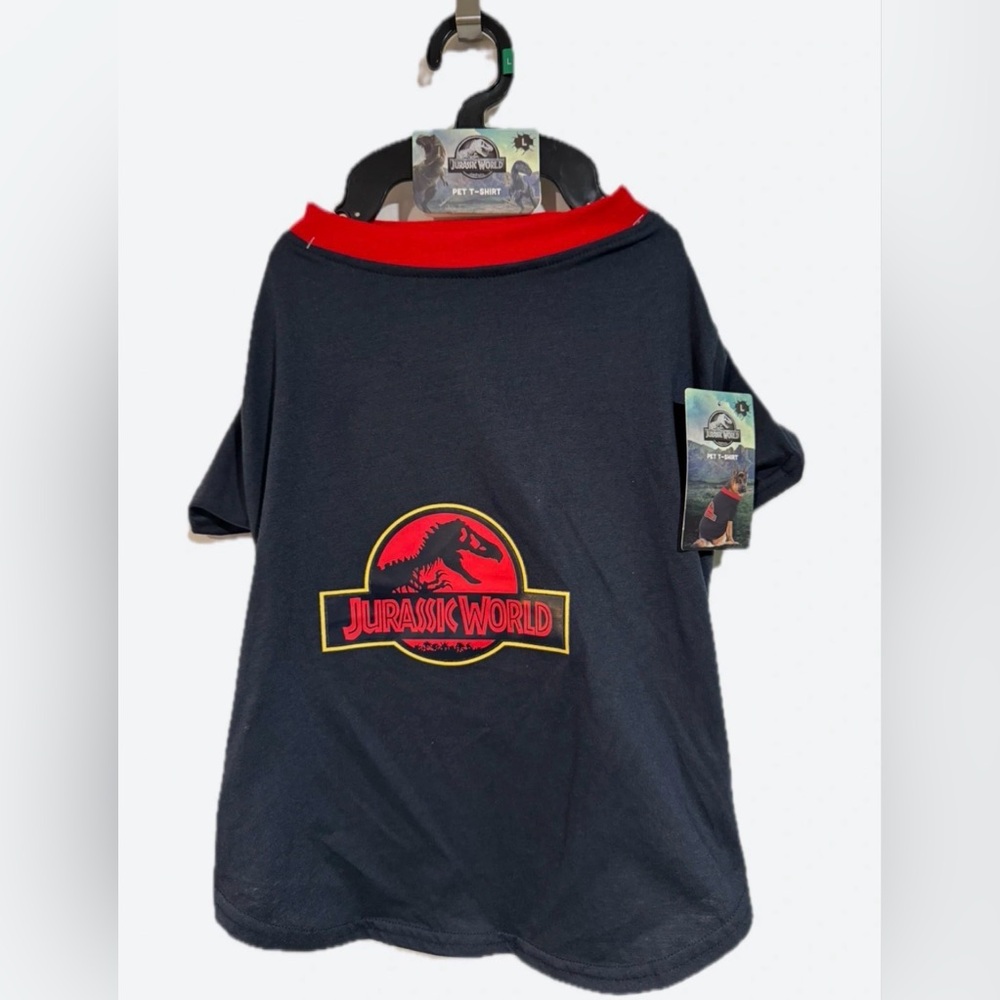 2/$30 NWT Jurassic World Pet Black with red trim collar T-Shirt - Size L